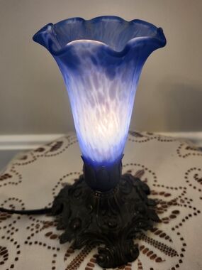 Meyda Blue Pond Lily Accent Lamp